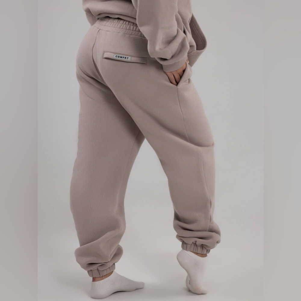 Comfrt Travel Essentials Sweatpants